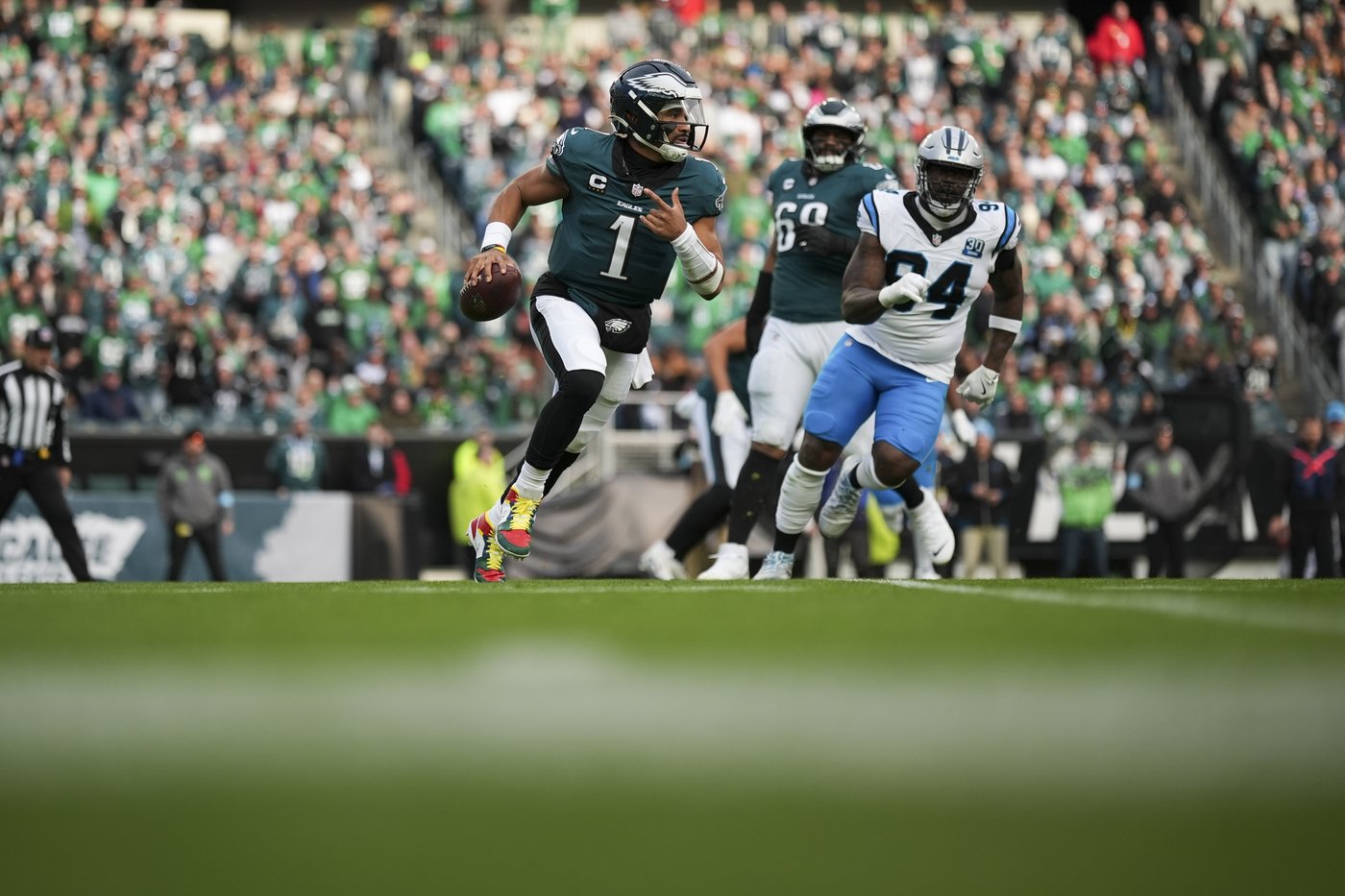 Barkley's brilliance helps Eagles beat Panthers 22-16 but pass game has Philly frustrated | iNFOnews.ca Barkley's brilliance helps Eagles beat Panthers 22-16 but pass game has Philly frustrated | iNFOnews.ca