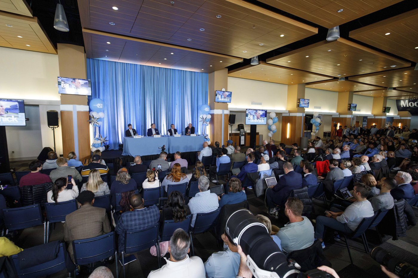 Kitchens will lead Tar Heels in Fenway Bowl against UConn. Another ex-Browns coach is standing by | iNFOnews.ca Kitchens will lead Tar Heels in Fenway Bowl against UConn. Another ex-Browns coach is standing by | iNFOnews.ca