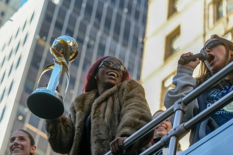 New York City honors Gotham FC's championship win with procession and key to the city | iNFOnews.ca
