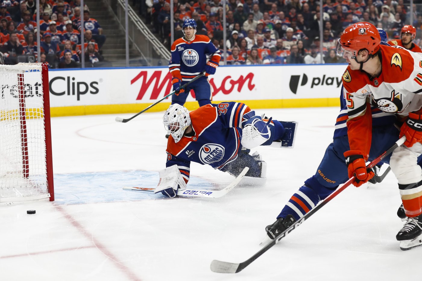 Gauthier scores two, Anaheim Ducks beat Edmonton Oilers 6-4 in Game 2 | iNFOnews.ca Gauthier scores two, Anaheim Ducks beat Edmonton Oilers 6-4 in Game 2 | iNFOnews.ca