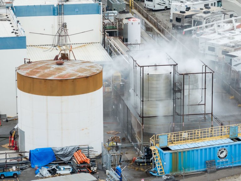 Southern California officials trying to prevent explosion or leak from damaged chemical tank | iNFOnews.ca