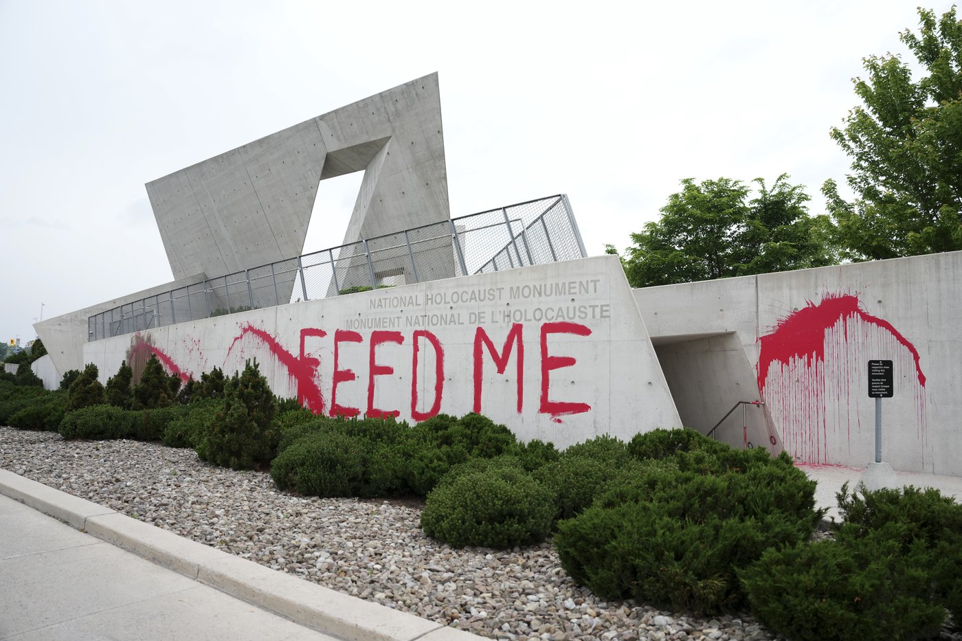 Man receives suspended sentence for defacing National Holocaust Monument | iNFOnews.ca