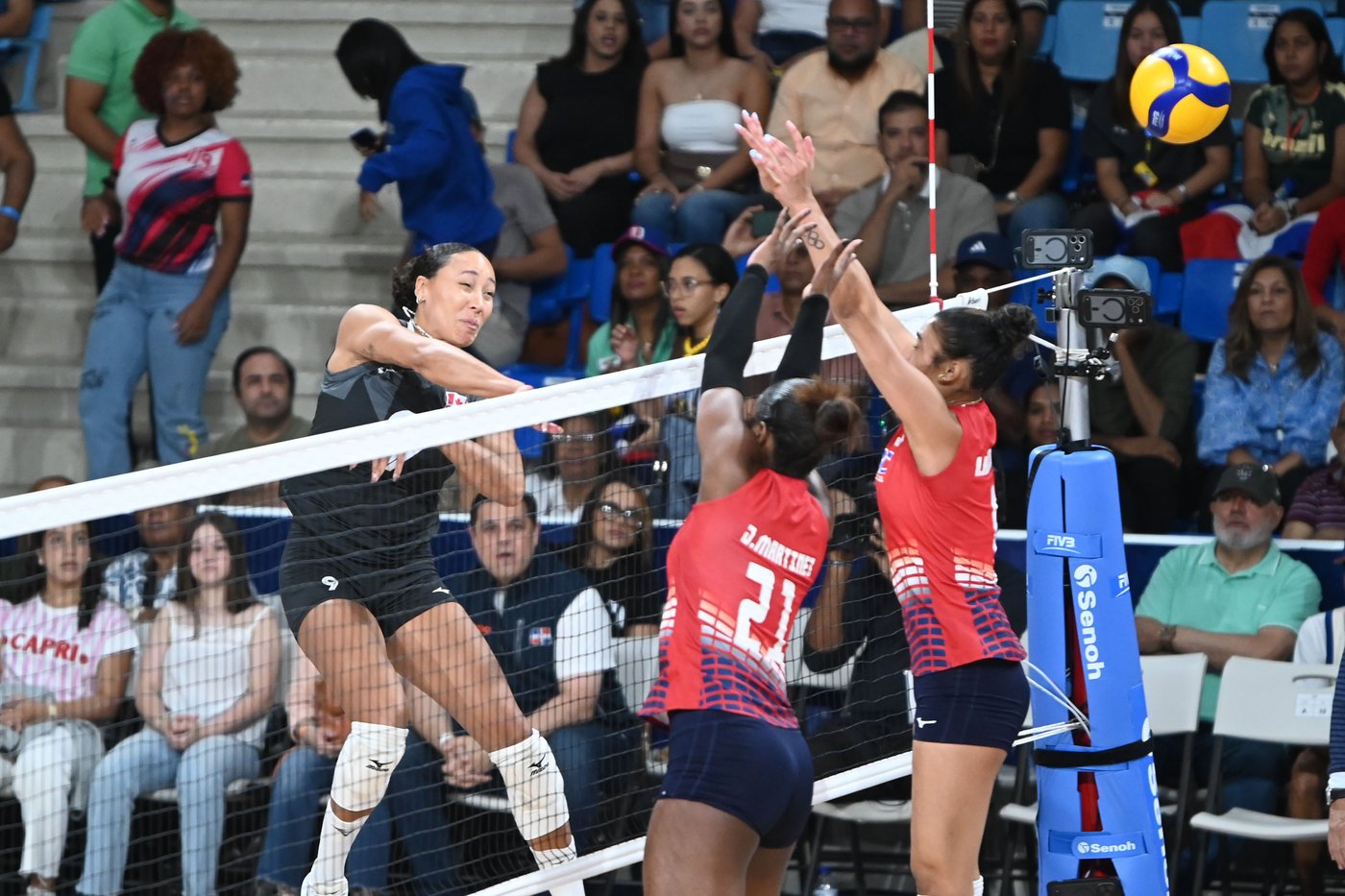 Canadian women's volleyball team nets berth in L.A. Olympics | iNFOnews.ca