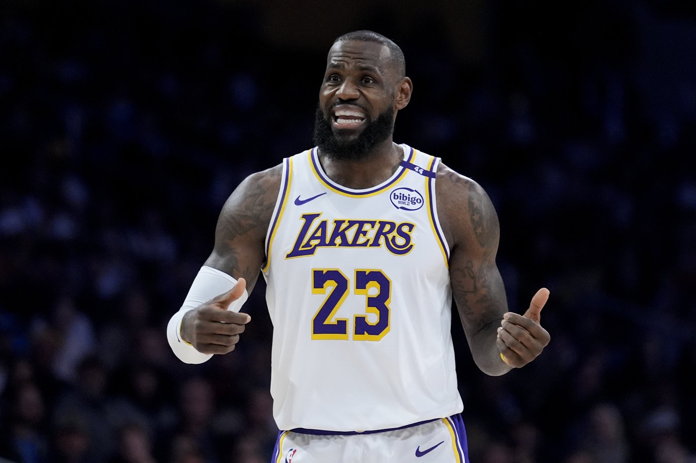 LeBron James gets 2nd straight triple-double as Lakers dunk Raptors 123-103 | iNFOnews.ca LeBron James gets 2nd straight triple-double as Lakers dunk Raptors 123-103 | iNFOnews.ca