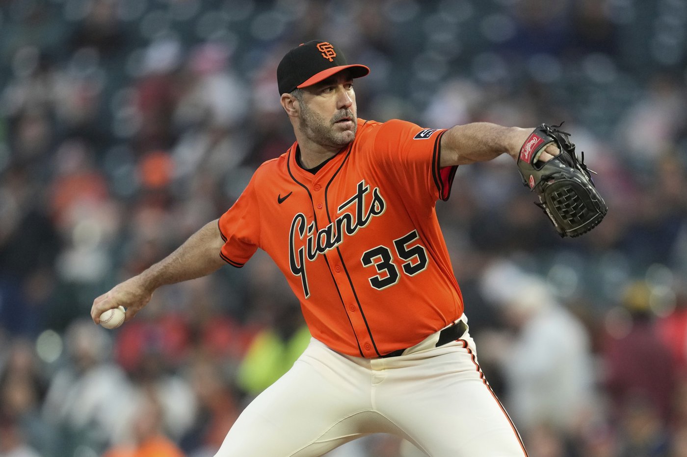 Eovaldi outlasts Verlander as Rangers beay Giants 2-0 | iNFOnews.ca