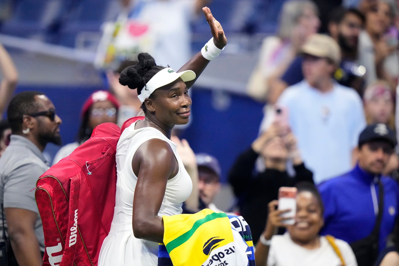 Venus Williams bows out of her 26th US Open with a 1st-round loss to Sofia Kenin | iNFOnews.ca