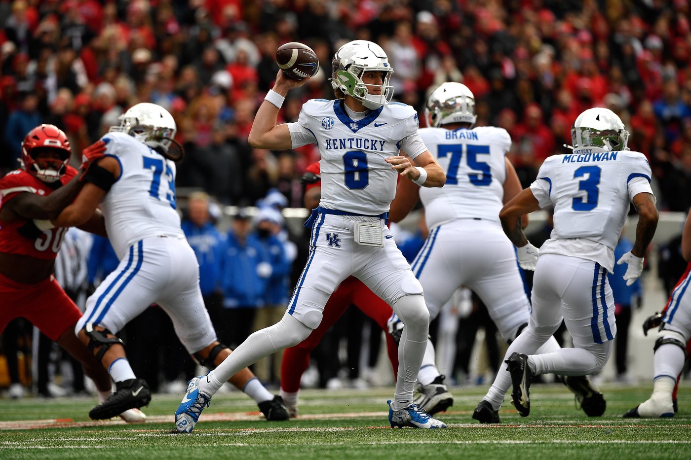 New faces for Louisville run Kentucky into the ground in 41-0 blowout | iNFOnews.ca
