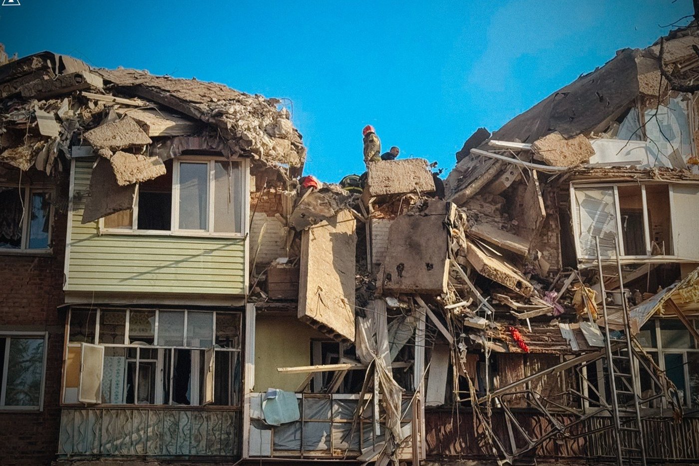 Russian strikes on Ukrainian cities kill at least 25 in a major attack that Kyiv saw coming | iNFOnews.ca