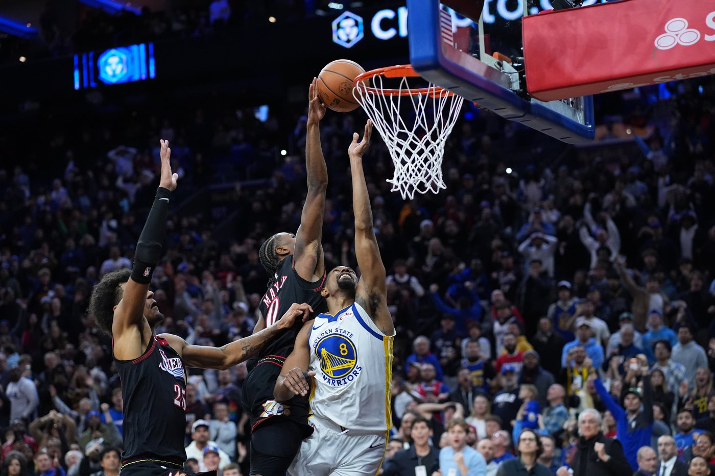 Edgecombe has go-ahead basket and Maxey a game-saving block as 76ers beat short-handed Warriors | iNFOnews.ca Edgecombe has go-ahead basket and Maxey a game-saving block as 76ers beat short-handed Warriors | iNFOnews.ca