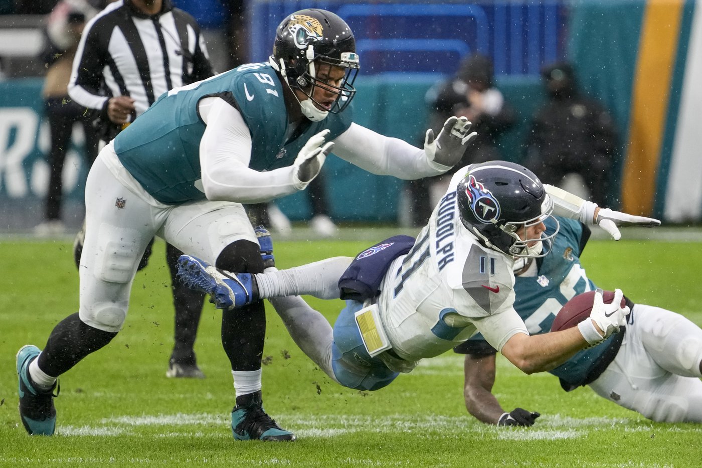 Rookie Brian Thomas Jr. scores again as Jaguars beat Titans 20-13 for rare series sweep | iNFOnews.ca