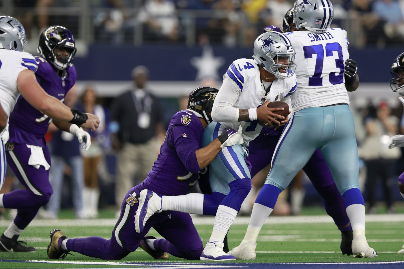 Henry rushes for 151 yards, 2 TDs as Ravens hang on to beat Cowboys 28-25 | iNFOnews.ca