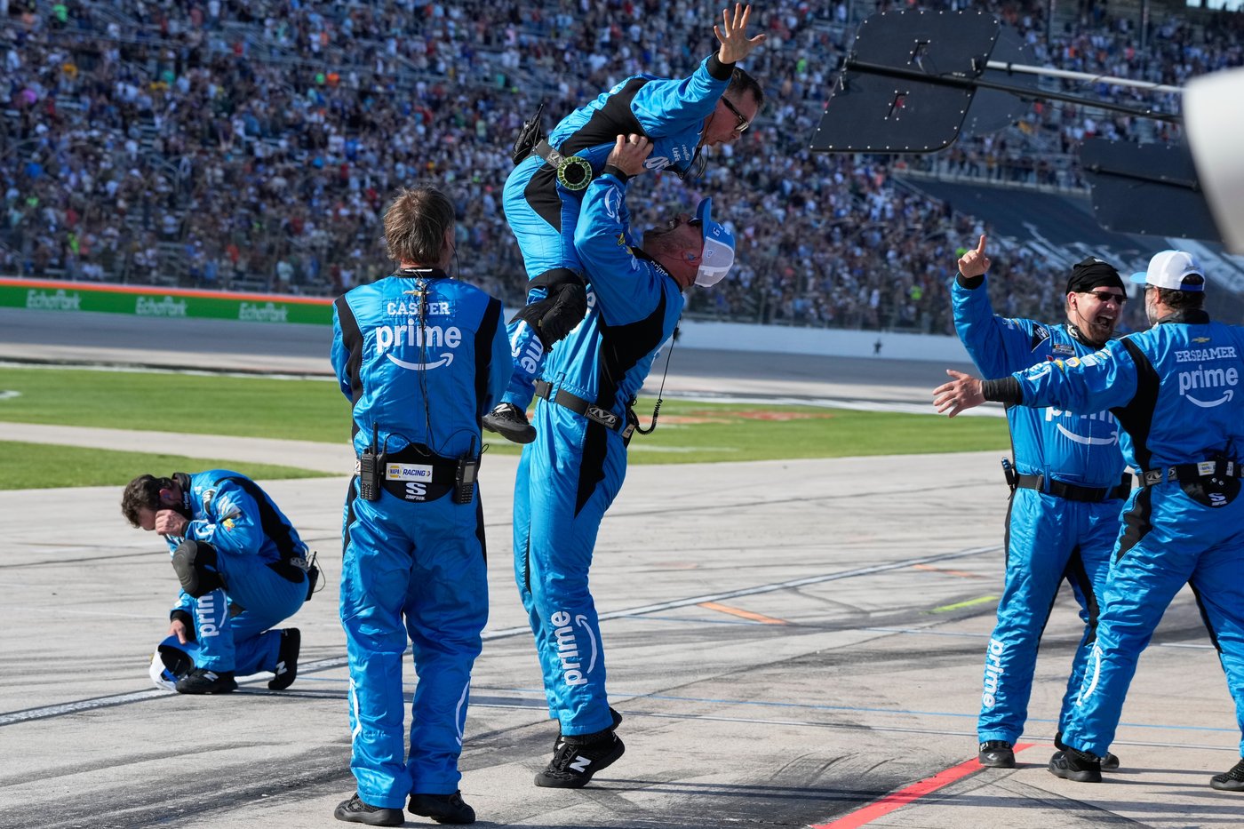 Chase Elliott had never before won 2 Cup races this early in a NASCAR season | iNFOnews.ca Chase Elliott had never before won 2 Cup races this early in a NASCAR season | iNFOnews.ca