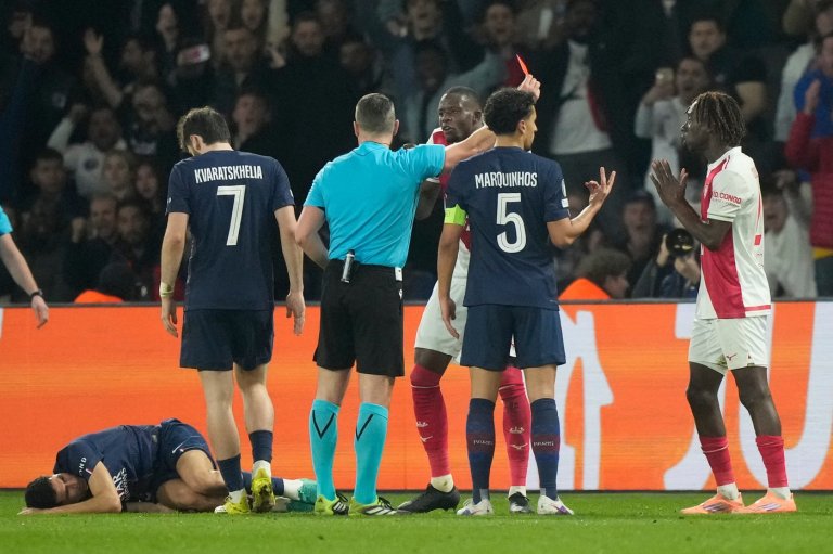 Coulibaly’s red card costs Monaco as PSG squeezes through to Champions League last 16 | iNFOnews.ca