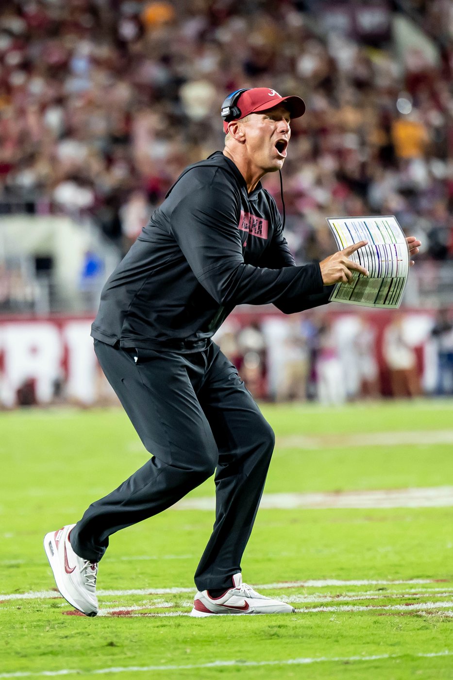 Alabama coach Kalen DeBoer 'definitely evolving' as win streak grows, and it's contagious | iNFOnews.ca