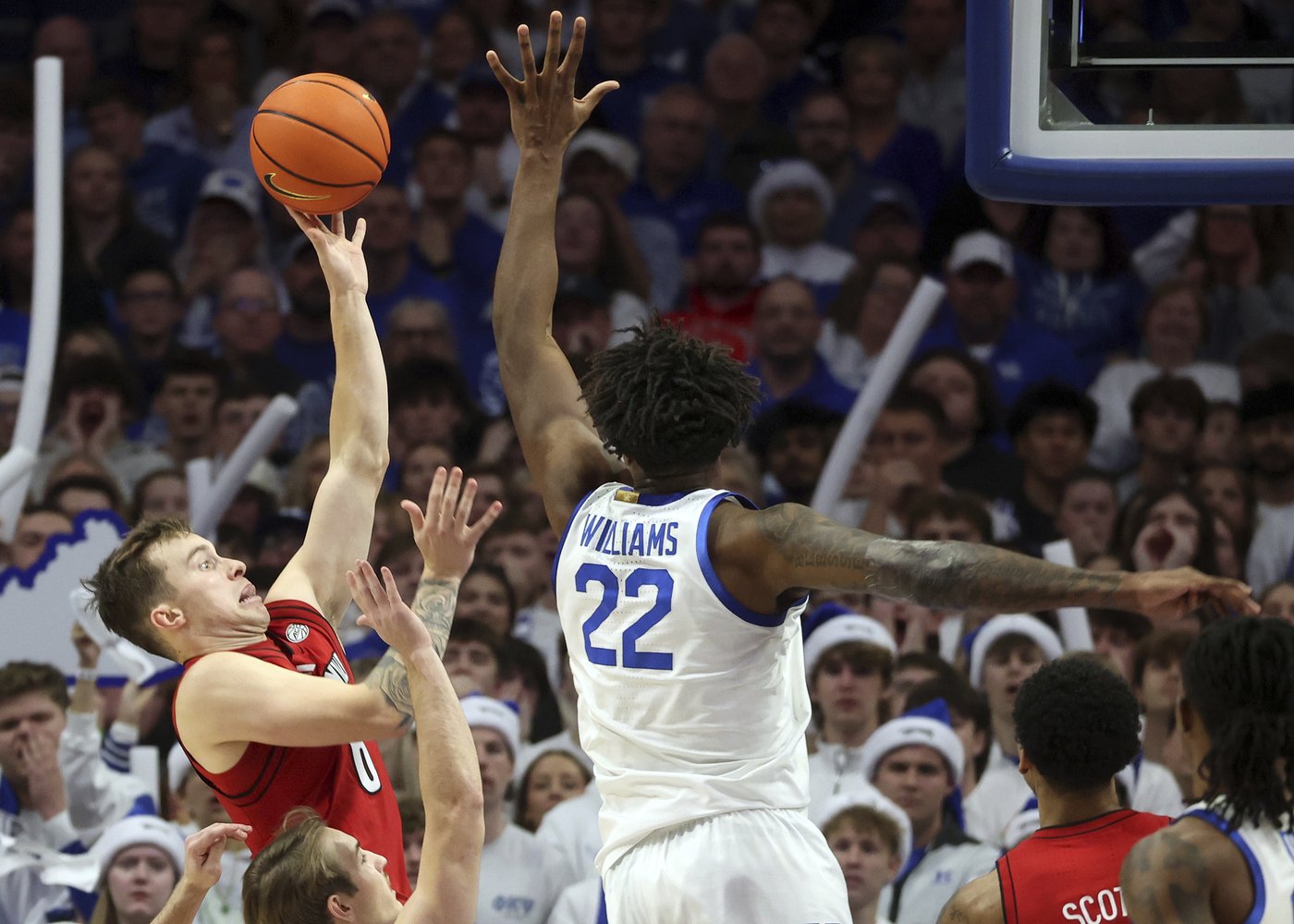 Lamont Butler scores career-high 33 points to help No. 5 Kentucky beat rival Louisville 93-85 | iNFOnews.ca Lamont Butler scores career-high 33 points to help No. 5 Kentucky beat rival Louisville 93-85 | iNFOnews.ca