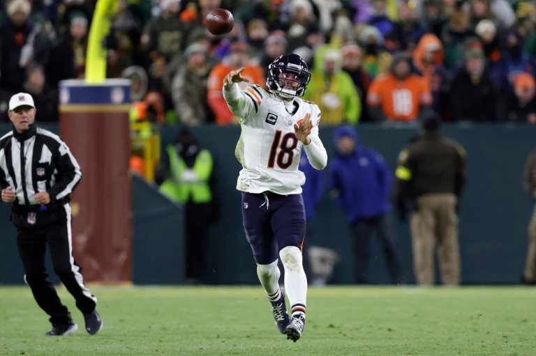 Bears try to regroup after latest comeback attempt falls short in loss to Packers | iNFOnews.ca
