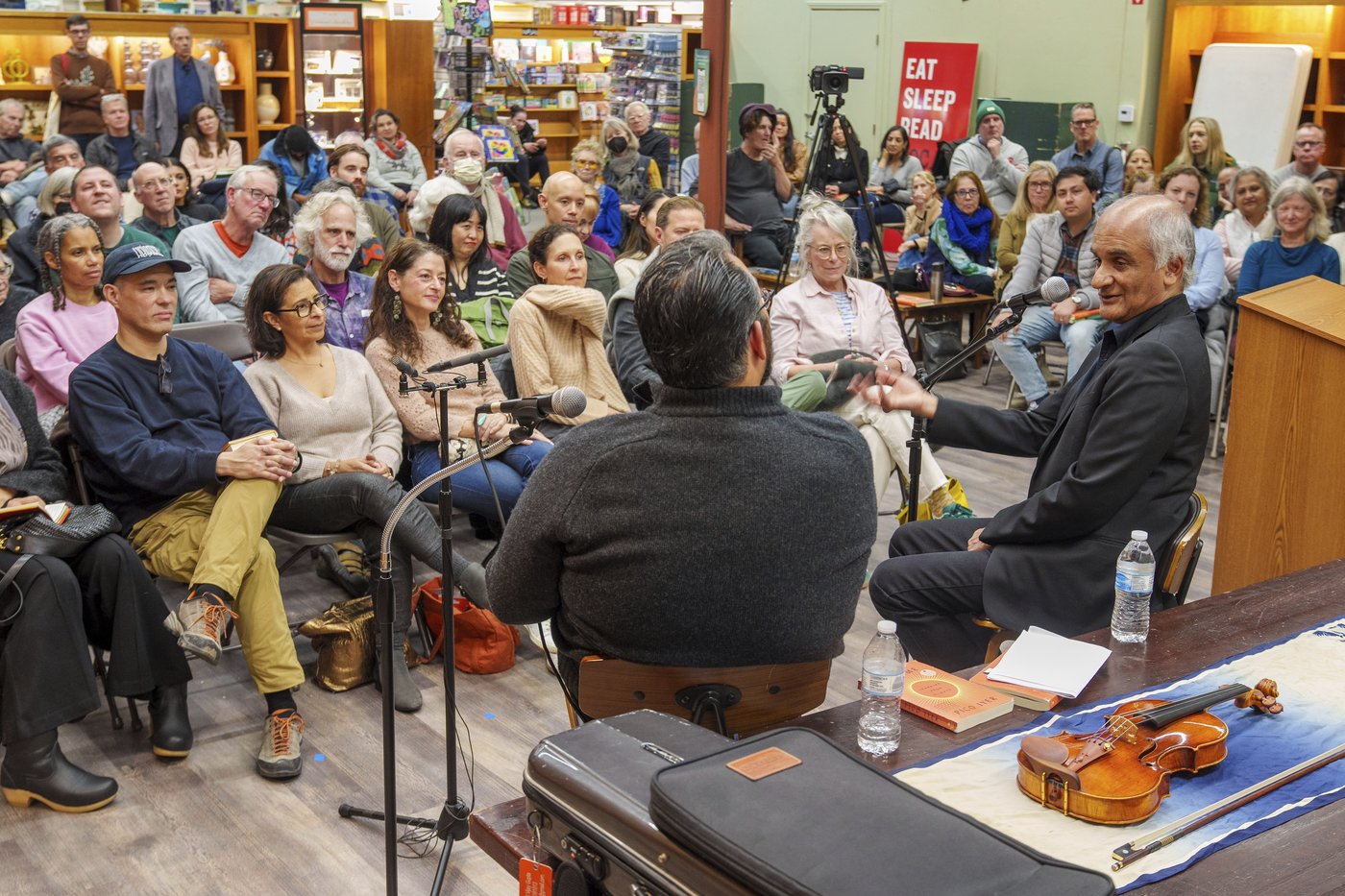 Author's story of coping after a wildfire resonates with community affected by latest LA-area fires | iNFOnews.ca Author's story of coping after a wildfire resonates with community affected by latest LA-area fires | iNFOnews.ca