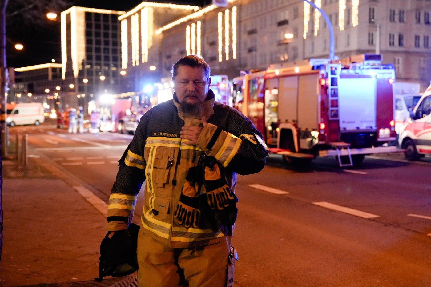 At least 2 dead and 60 hurt after a car drives into a German Christmas market in a suspected attack | iNFOnews.ca At least 2 dead and 60 hurt after a car drives into a German Christmas market in a suspected attack | iNFOnews.ca