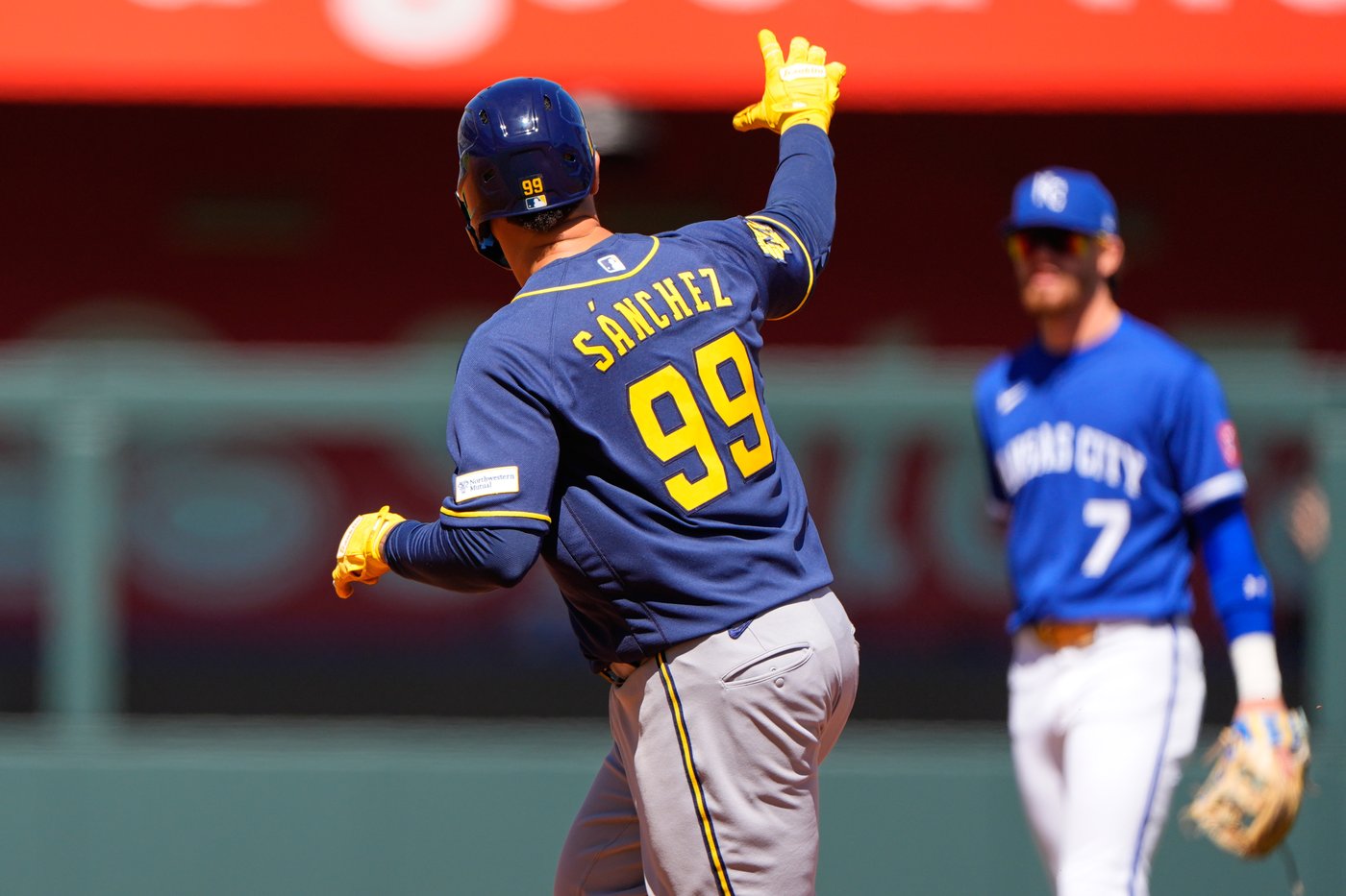 Contreras, Harrison lead Brewers to 8-5 win over Royals | iNFOnews.ca Contreras, Harrison lead Brewers to 8-5 win over Royals | iNFOnews.ca