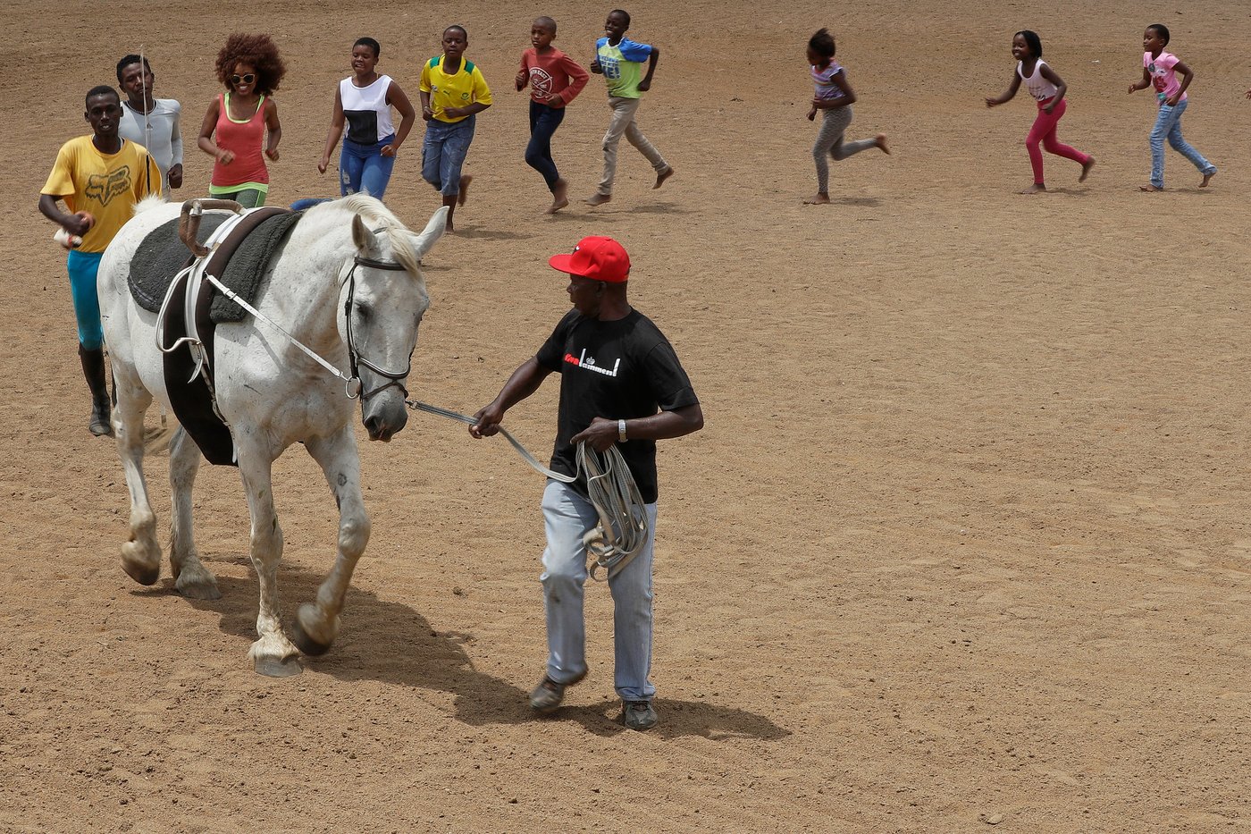 Enos Mafokate, South Africa’s first Black show jumping champion, dies at 80 | iNFOnews.ca