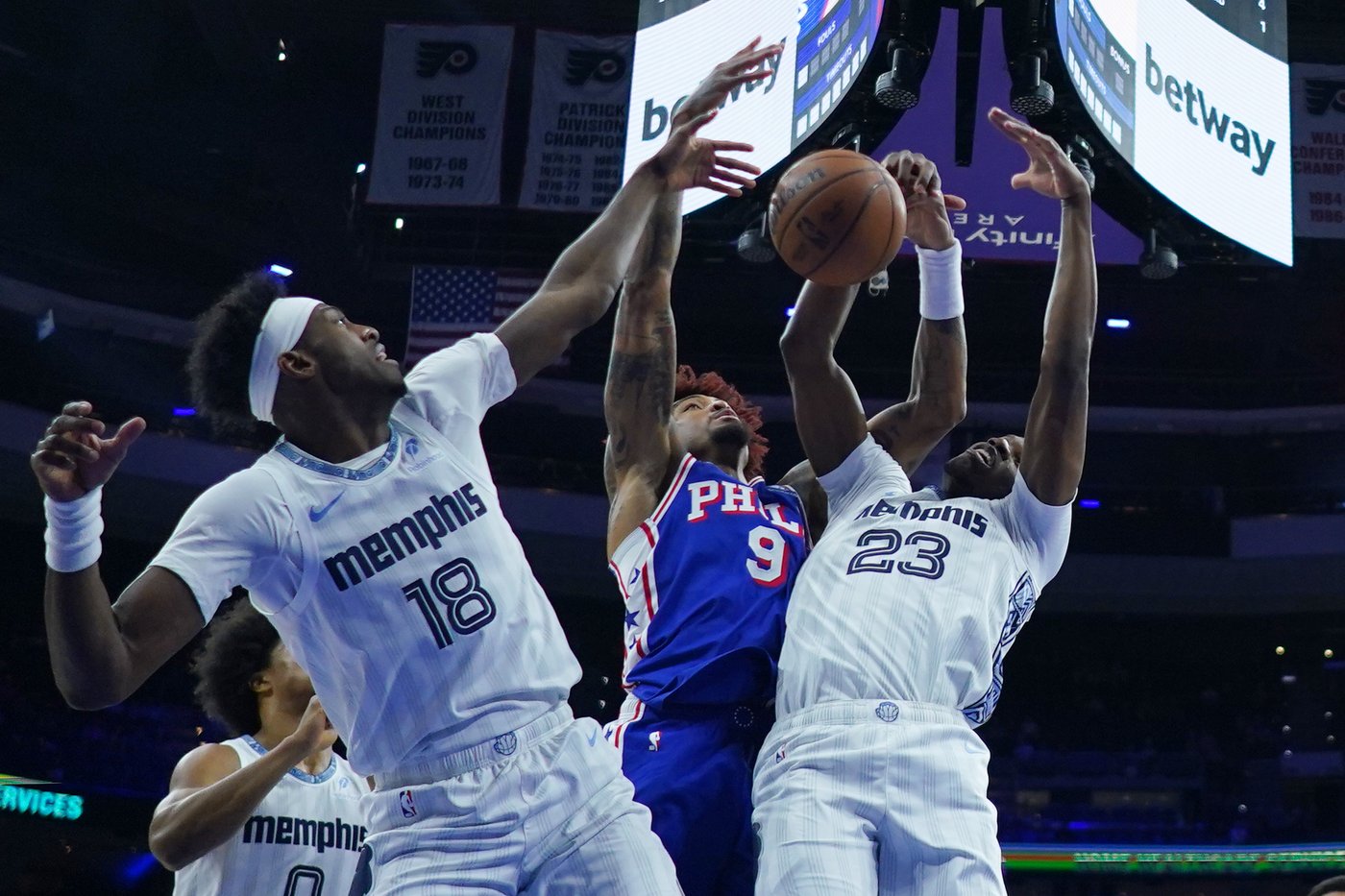 Payne, Edgecombe help 76ers rally to a 139-129 win over the Grizzlies | iNFOnews.ca