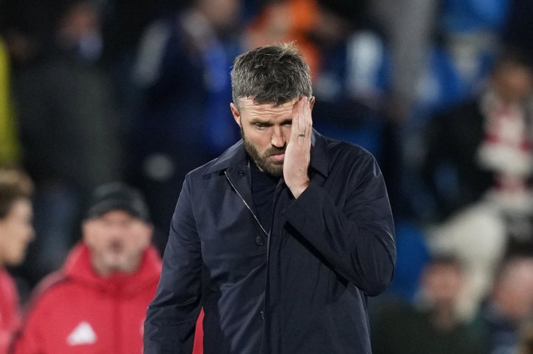 Man United coach Carrick apologizes for 'unacceptable' Champions League loss to Como | iNFOnews.ca