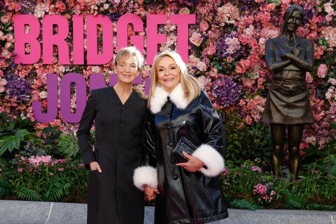 New statue of Bridget Jones joins other film icons in London's Leicester Square | iNFOnews.ca