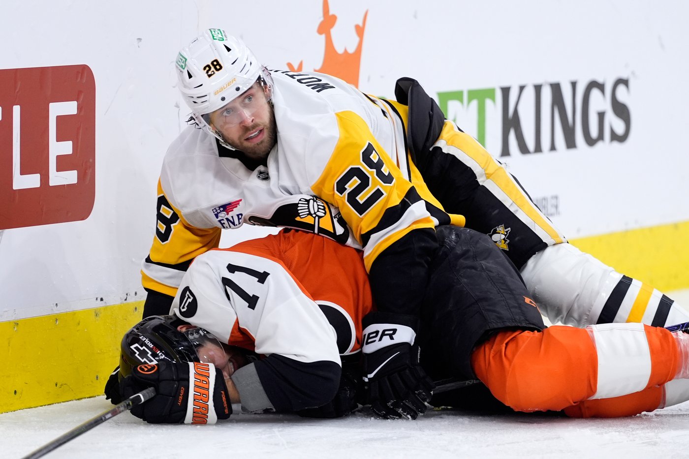 Cam York scores in OT as Flyers beat Penguins 1-0 in Game 6, reach Round 2 | iNFOnews.ca