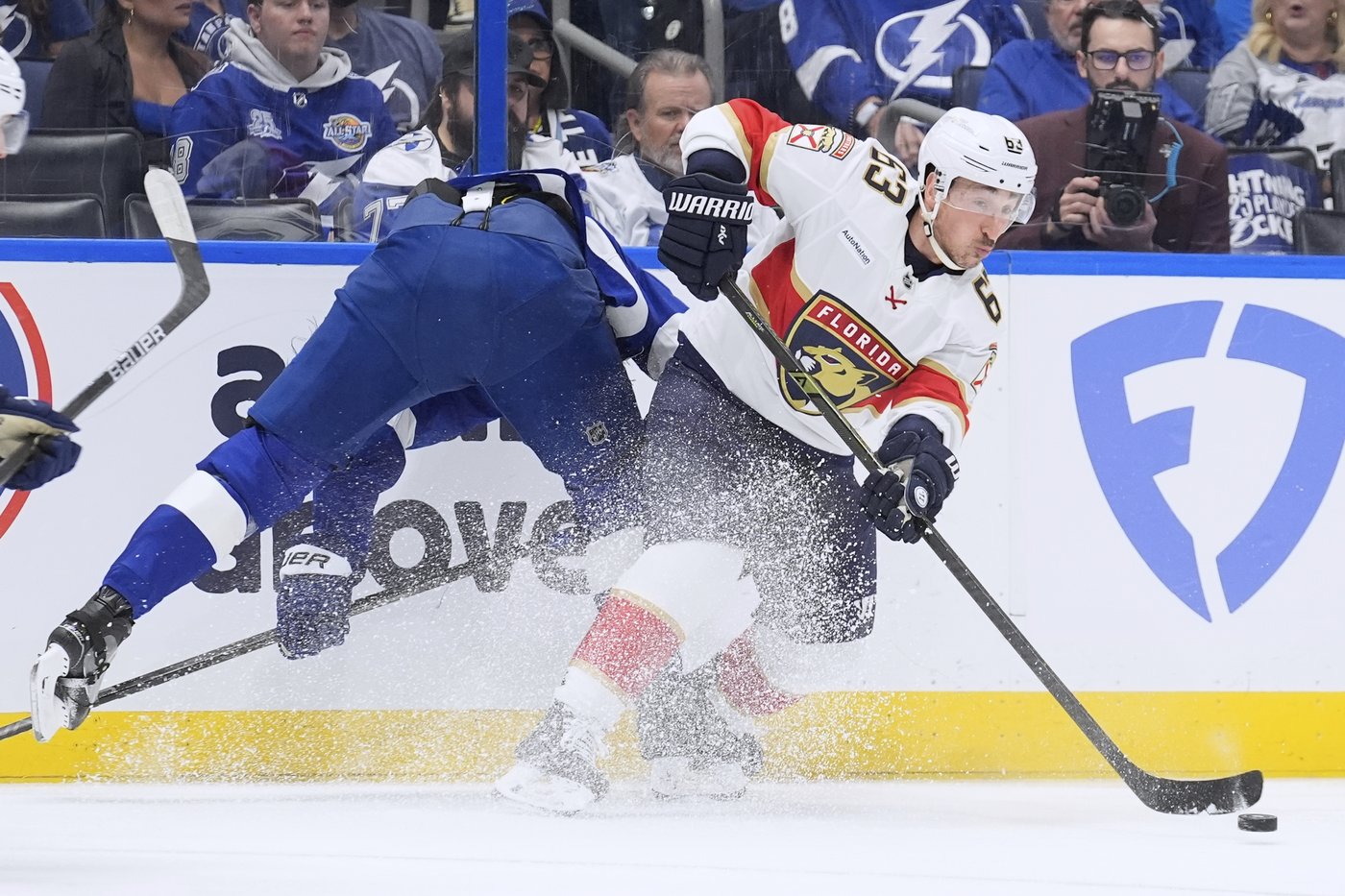 Schmidt scores again as Panthers beat Lightning 2-0 for 2-0 series lead | iNFOnews.ca