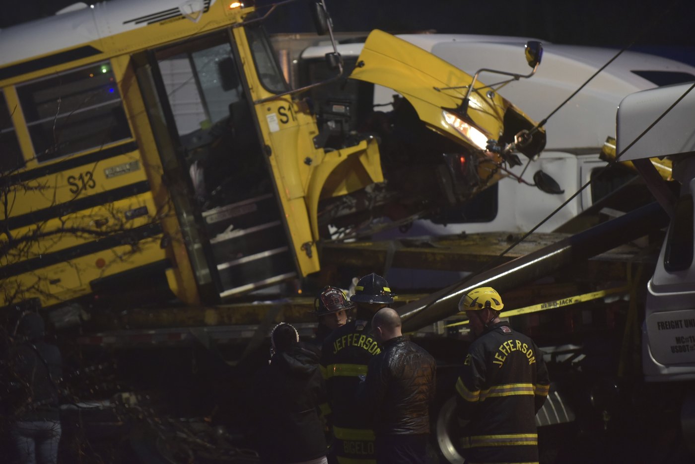 Bus carrying bagpipers from St. Patrick's Day parade crashes into truck in Pennsylvania | iNFOnews.ca Bus carrying bagpipers from St. Patrick's Day parade crashes into truck in Pennsylvania | iNFOnews.ca
