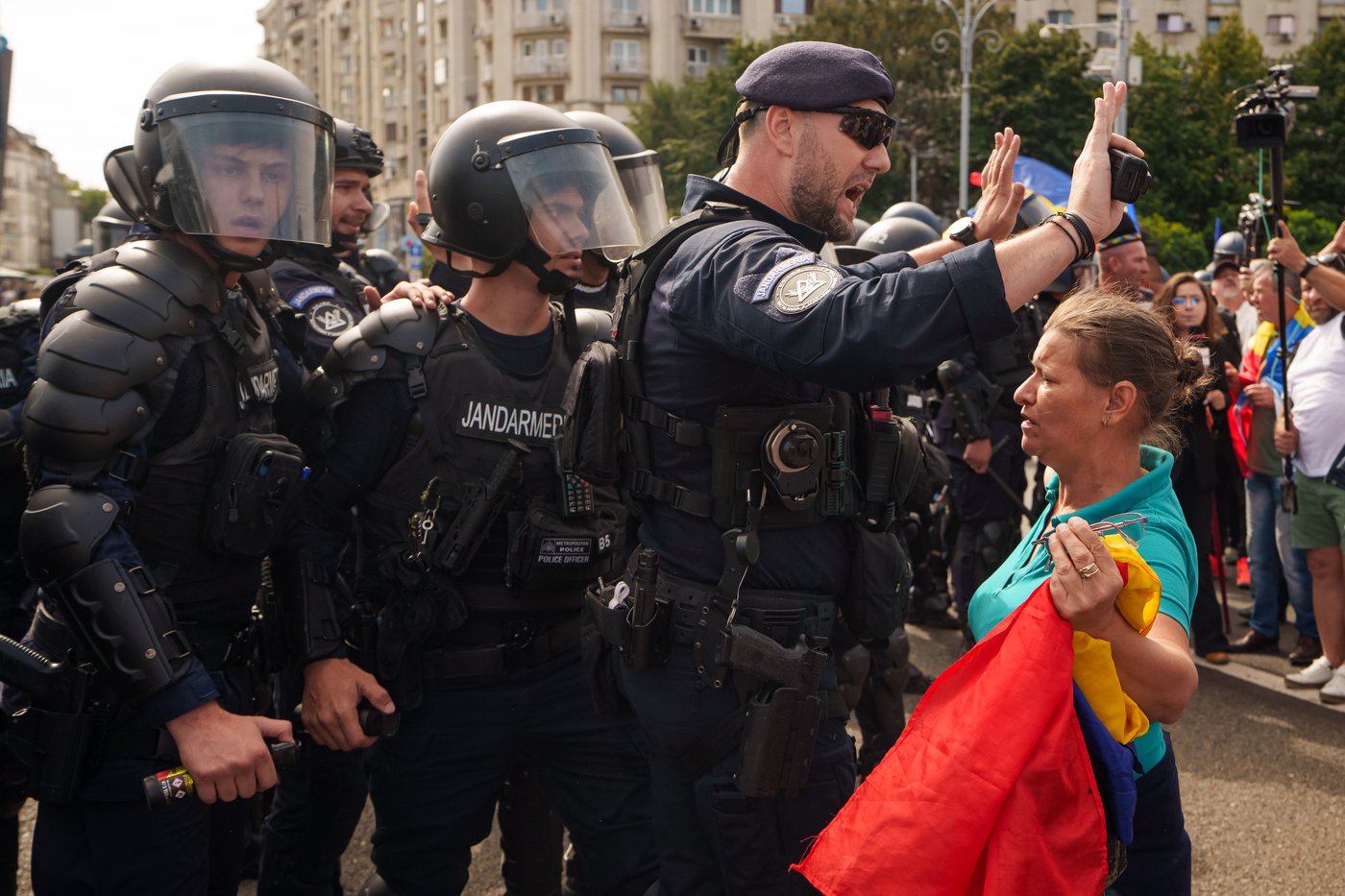Photos of Romanian farmers protesting export restrictions | iNFOnews.ca
