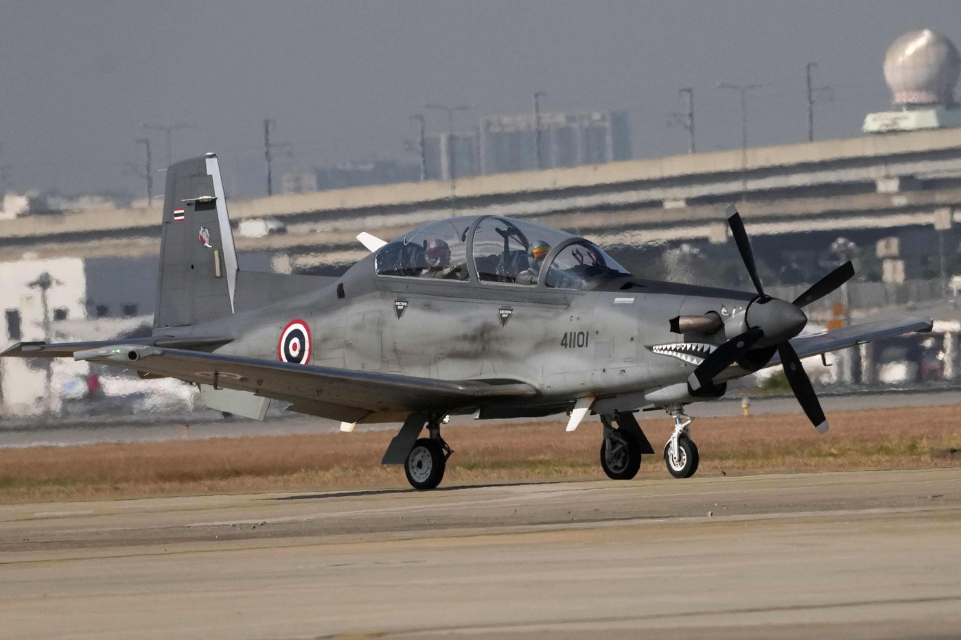 Thai Air Force says 2 pilots killed in plane crash during training mission | iNFOnews.ca