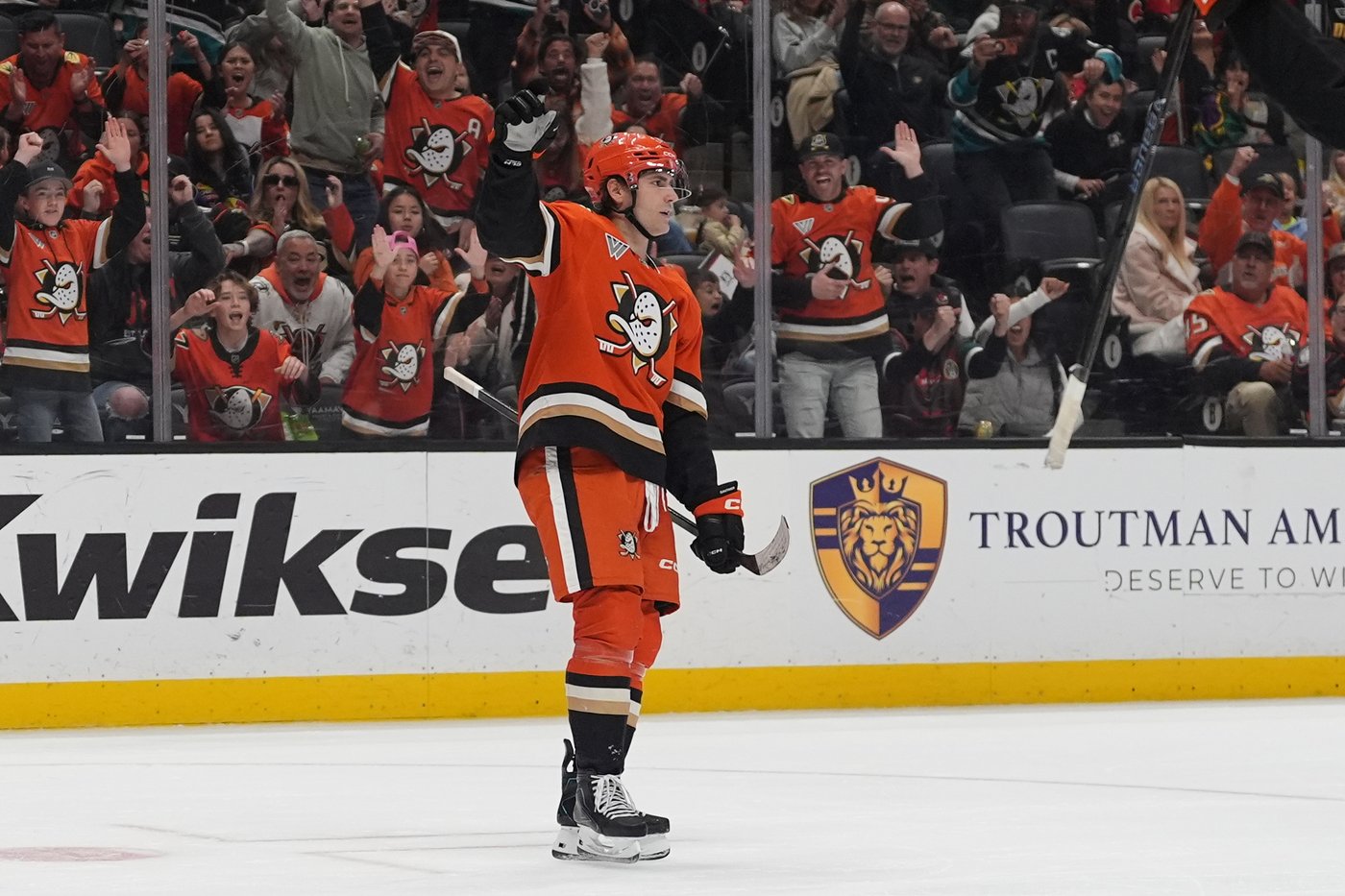 Gauthier scores twice as Ducks edge Flames 3-2 in shootout | iNFOnews.ca Gauthier scores twice as Ducks edge Flames 3-2 in shootout | iNFOnews.ca