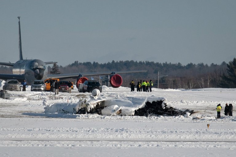 Plane that crashed in Maine spent more time on runway than typical after de-icing, NTSB says | iNFOnews.ca
