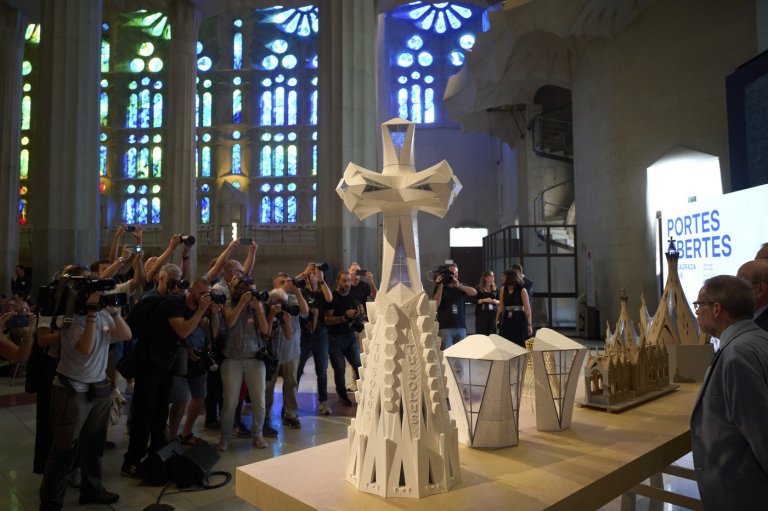 Barcelona's Sagrada Familia is ready to raise its highest tower and become Europe's tallest church | iNFOnews.ca