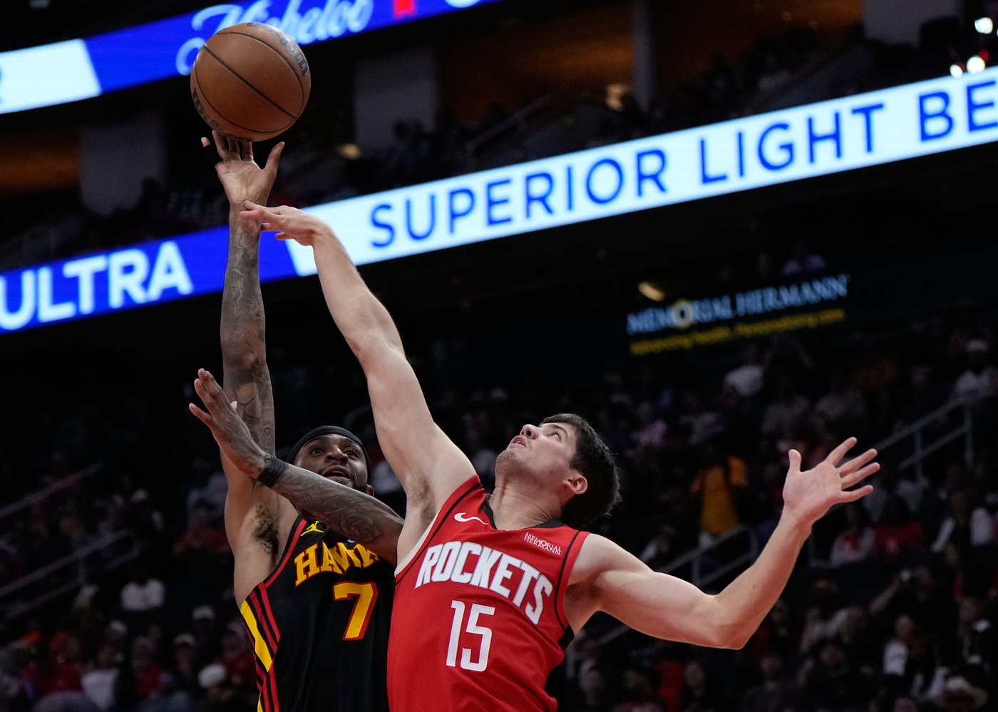 Rockets snap Hawks' 11-game win streak with a 117-95 rout as Durant scores 25 | iNFOnews.ca