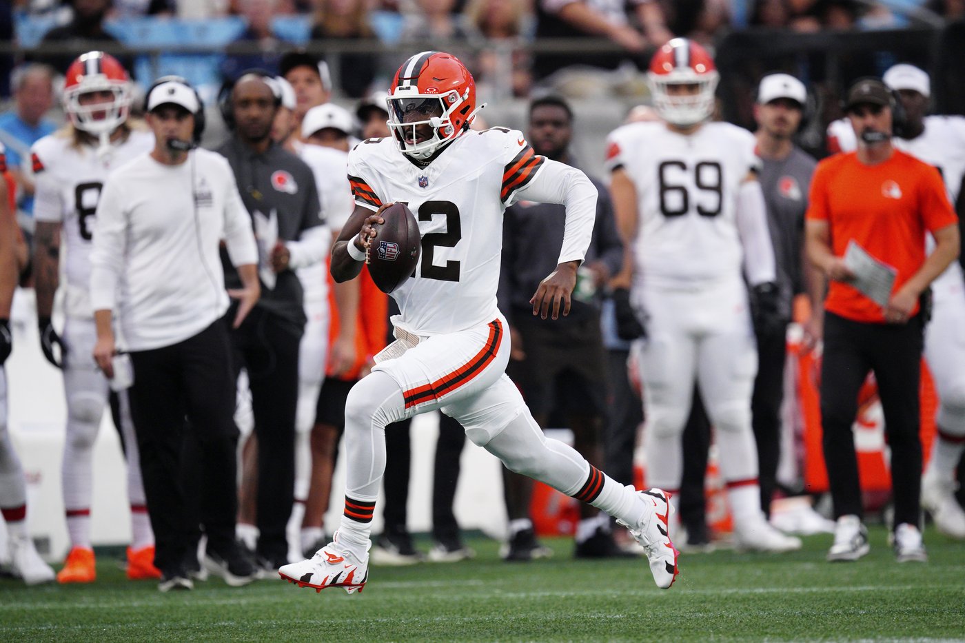 Browns' Shedeur Sanders impressive in NFL preseason debut, tosses 2 TD passes in win over Panthers | iNFOnews.ca