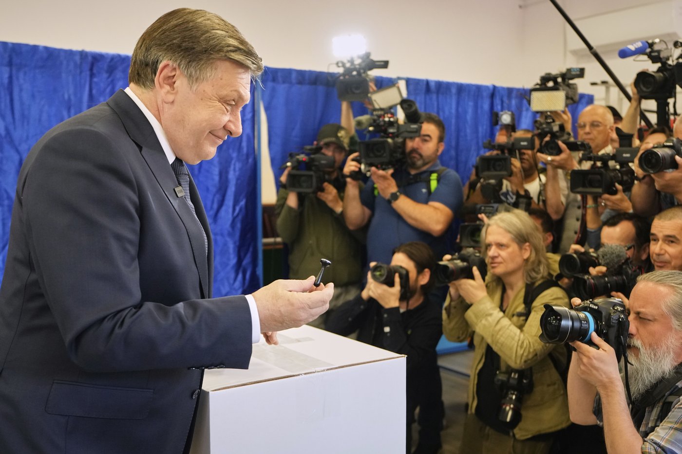 PHOTO COLLECTION: Romania Election | iNFOnews.ca