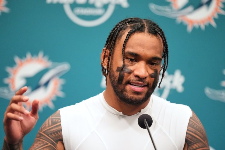 Dolphins' Tagovailoa not playing 'to keep my job' but knows improvement starts with him | iNFOnews.ca