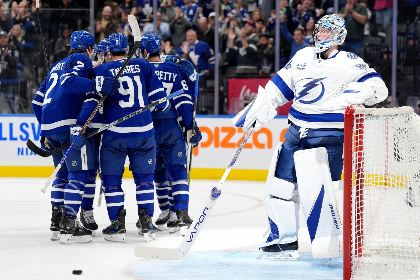 William Nylander powers Maple Leafs over Lightning 5-2 | iNFOnews.ca