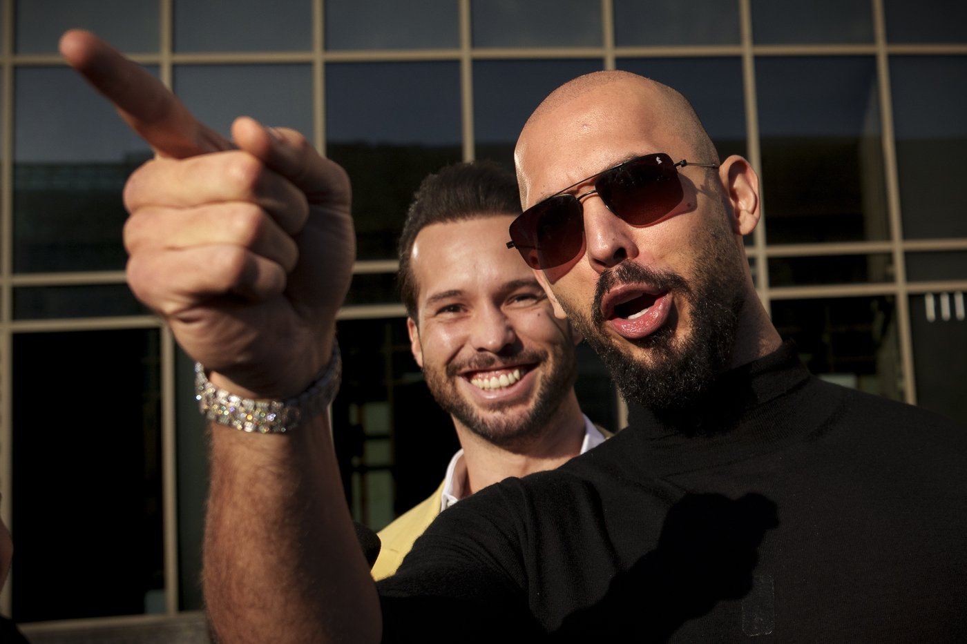 Influencer brothers Andrew and Tristan Tate en route to Romania after weeks in the US | iNFOnews.ca Influencer brothers Andrew and Tristan Tate en route to Romania after weeks in the US | iNFOnews.ca