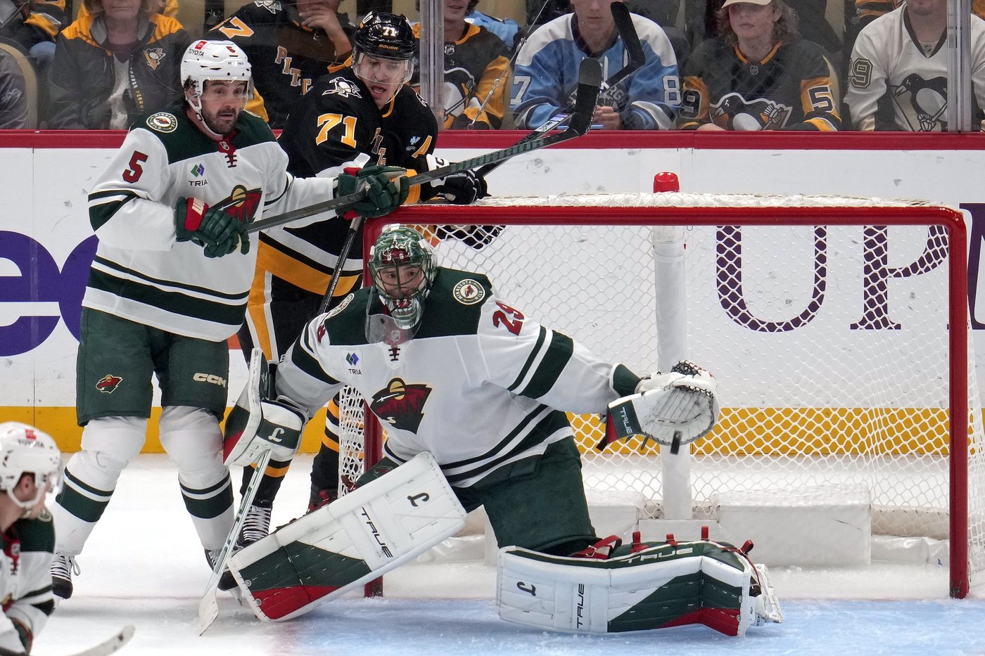 Marc-Andre Fleury stops 26 to lead Wild past Penguins 5-3 | iNFOnews.ca Marc-Andre Fleury stops 26 to lead Wild past Penguins 5-3 | iNFOnews.ca