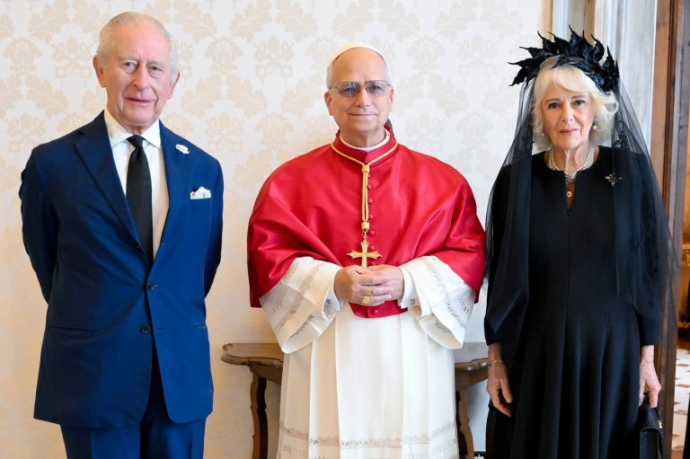 British royals pray with pope in historic step for churches and welcome respite from Epstein scandal | iNFOnews.ca