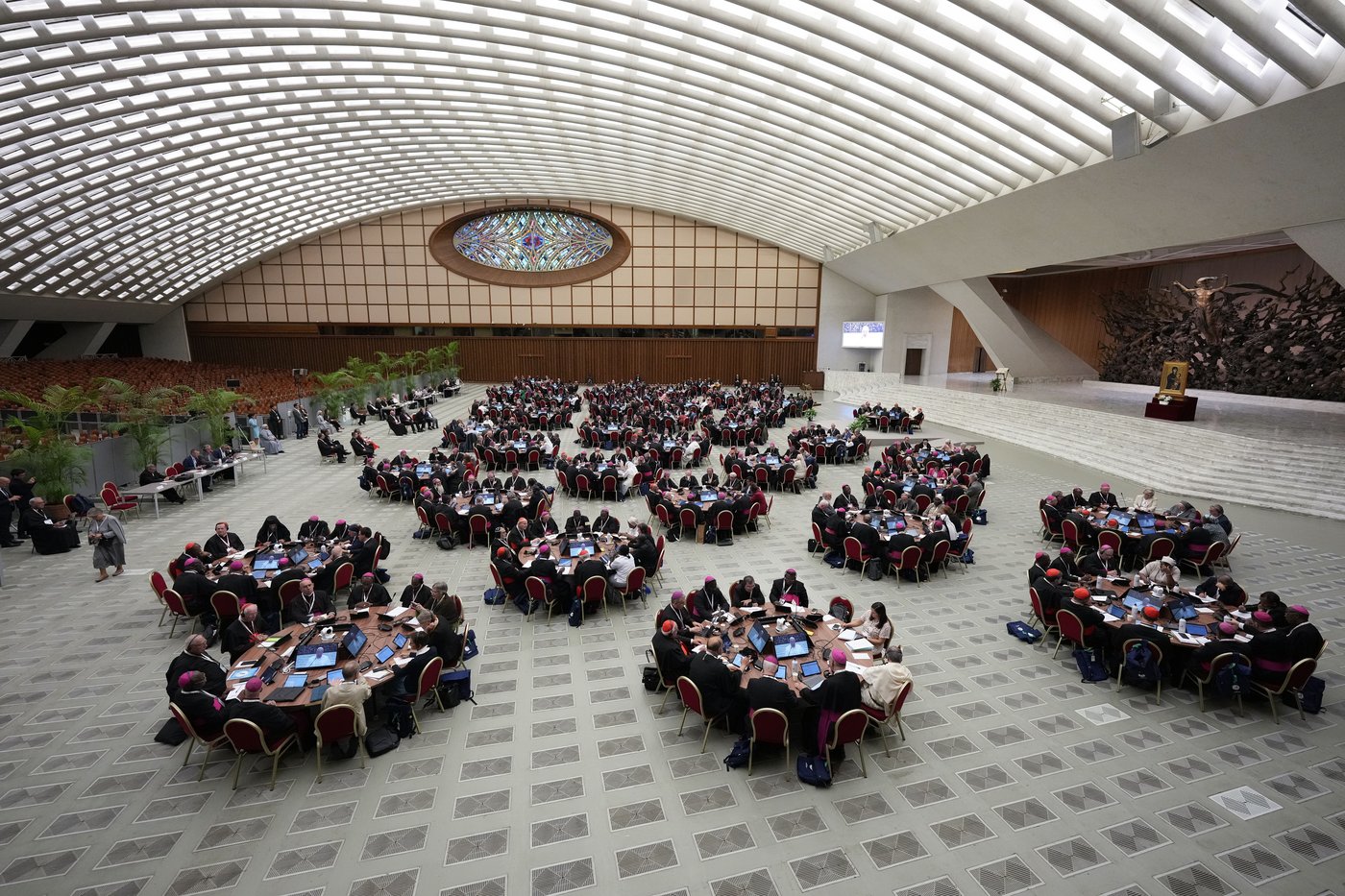 Catholic reform debate launched by Pope Francis leans away from ordained roles for women | iNFOnews.ca