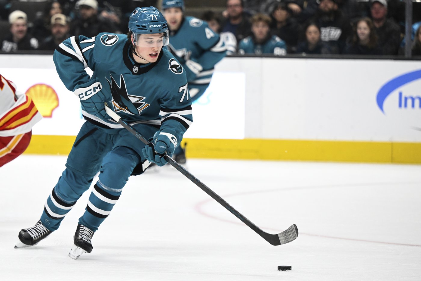 Jonathan Huberdeau scores twice as Calgary Flames beat San Jose Sharks 3-1 | iNFOnews.ca