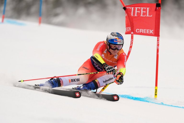 Swiss racer Marco Odermatt takes lead after 1st GS run, goes for 2nd win at Beaver Creek in 4 days | iNFOnews.ca