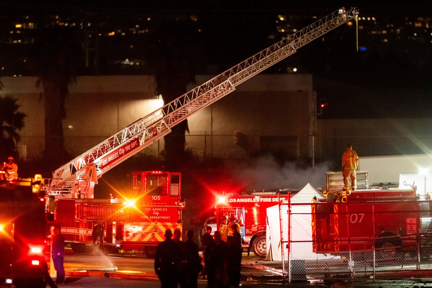 3 people killed when NBC and Telemundo news helicopter crashes while covering LA bus collision | iNwheels 3 people killed when NBC and Telemundo news helicopter crashes while covering LA bus collision | iNwheels