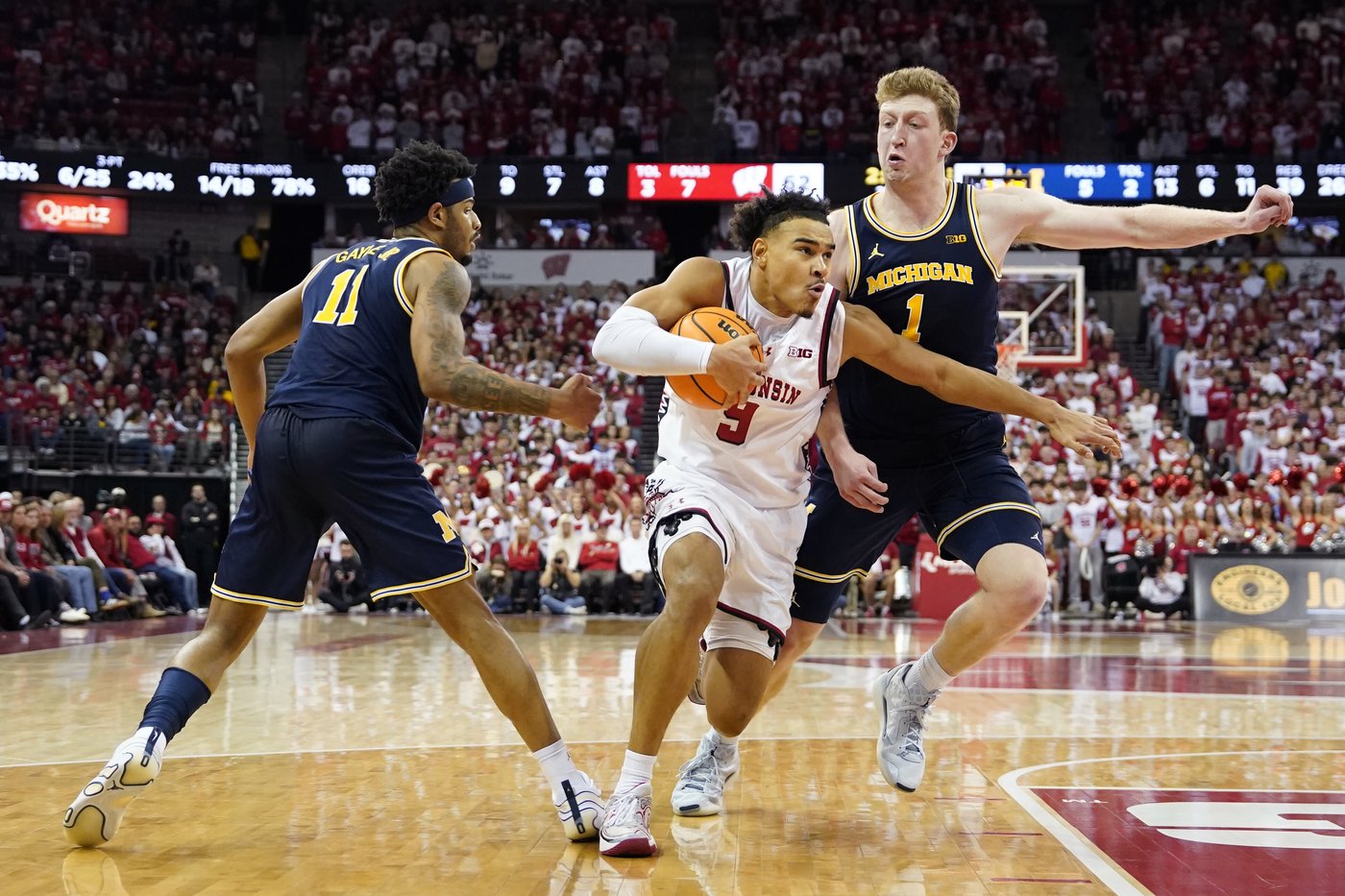 Michigan's 7-foot newcomers earn themselves a nickname after their dynamic Big Ten debut | iNFOnews.ca