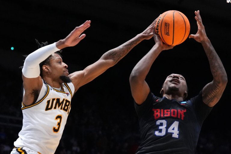Howard holds off UMBC in First Four for its first March Madness win | iNFOnews.ca