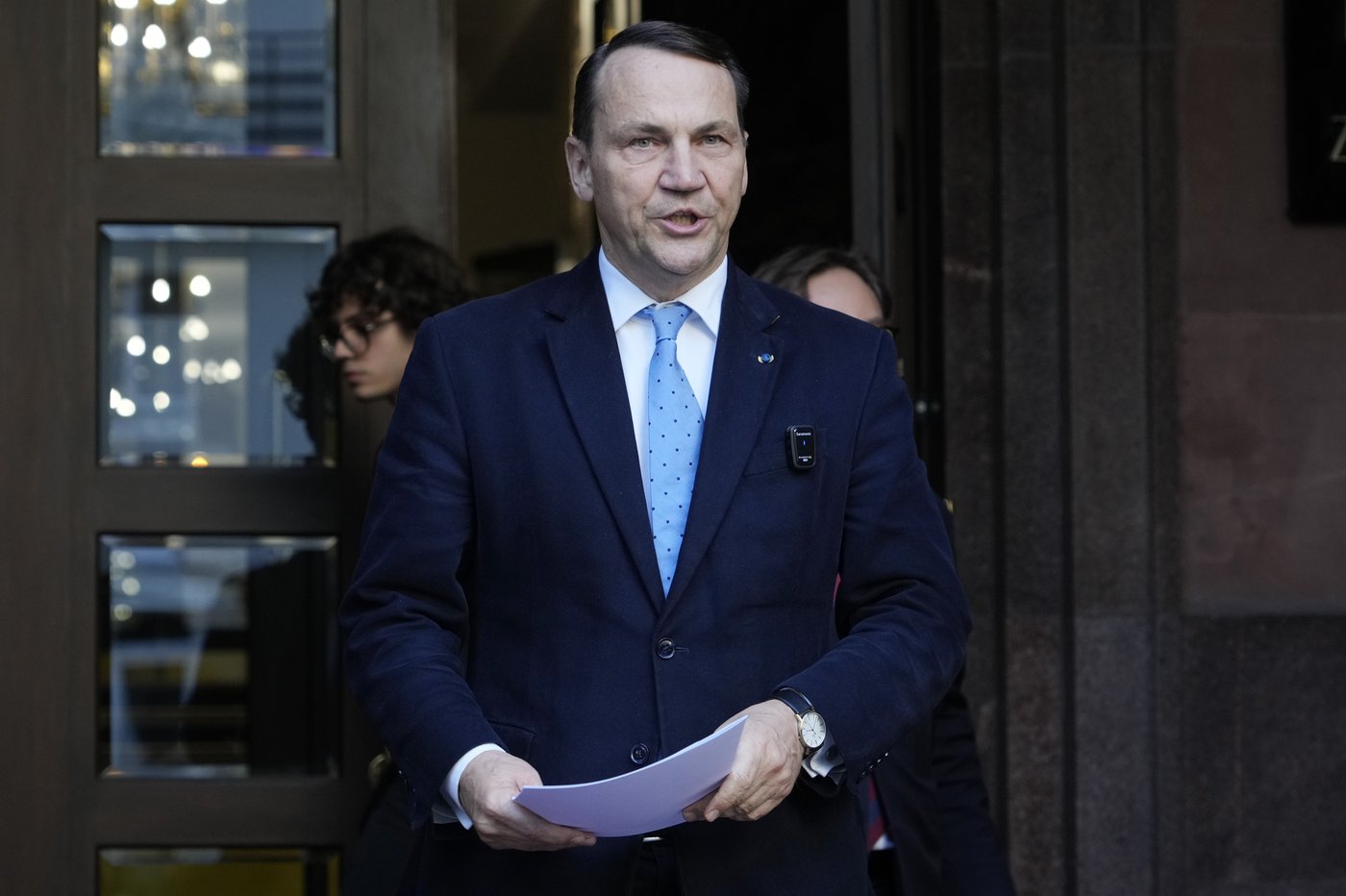 Poland alleges Russian sabotage and is closing one of Moscow's consulates | iNFOnews.ca